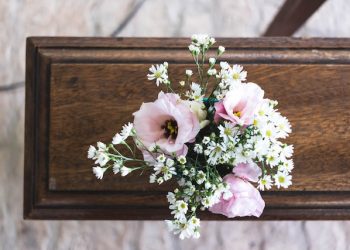 “하나님이 부활시켜 줄 것”…남편 시신 방치