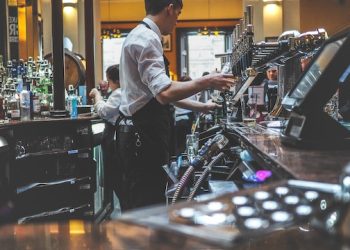 지난달 일자리 25만3000개 증가…고용시장 여전히 강세