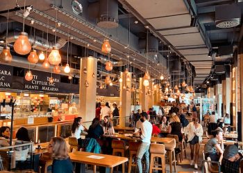 “돈 더 내고 대우는 못 받아” 식당서 홀대 받는 손님들