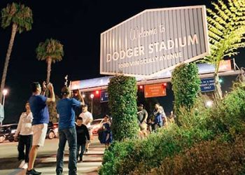 ‘음주폭력 난무’ 다저스 구장서 난투극…1명 의식 잃어