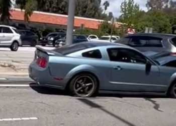 ‘우드랜드힐스 로드레이지’ 격분 운전자,  차량 4대 연쇄충돌 공격(영상)