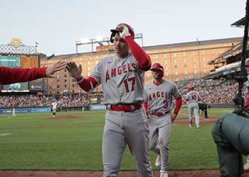 투수보다 타자…’3피홈런’ 오타니, 2루타 빠진 사이클링