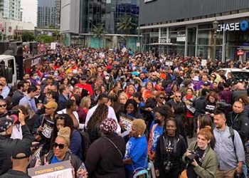 할리웃 작가연합 시위, 12개 노조 가세