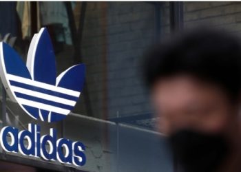 아디다스·나이키, 광고모델 잘못 썼다 천문학적 손해