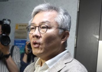 경찰, ‘한동훈 개인정보 유출’ 관련 최강욱 의원 압수수색