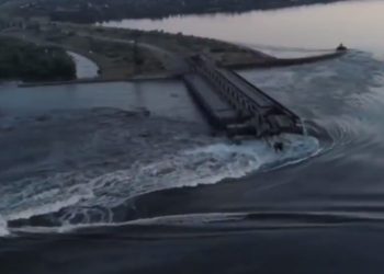 댐 붕괴 우크라, 서울 크기 면적 침수…수위 5m에 5명 사망(영상)