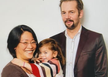 45년전 입양 40대 여성, 출국 직전 친부 상봉