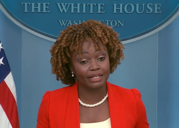 미 특별조사국 “백악관 대변인, 정치활동 제한 ‘해치법’ 위반”