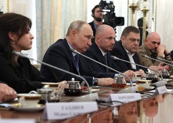 푸틴 “무기공급 중단이 종전 열쇠”…한국-이스라엘 거명