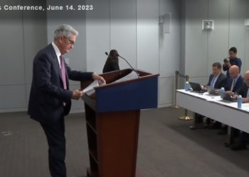 한번 건너뛰지만…연준, 성장률·실업률 여전히 우려