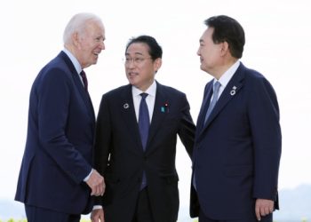 “한미일 정상회담 올 여름 미국서 개최한다”