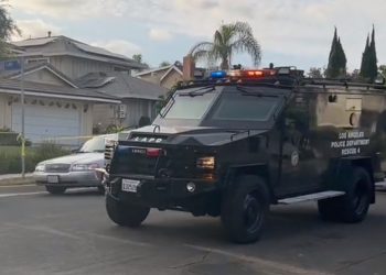 포터랜치 칼부림 폭행범 5시간 대치, 대피령..최루탄, 로봇투입 진압(영상)