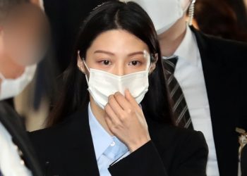 조국 딸 조민 의사면허 취소한다..복지부 절차 진행 중