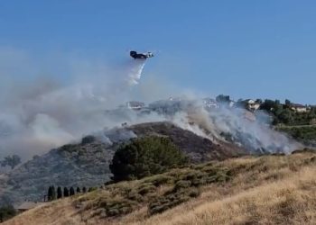 주택가 위협 웨스트힐스 산불 진화(영상)