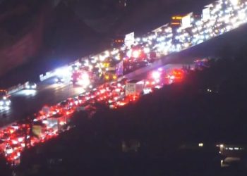 10번 프리웨이서 10중 추돌사고…1명 사망, 여러 명 부상