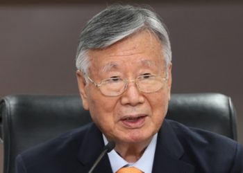 [화제]고향 사람들에게 최대 1억씩, 총 1400억 현금 기부