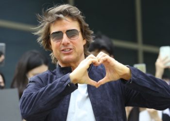 돌아온 톰 크루즈…11번째 한국 방문, ‘손하트 작렬’ 팬 서비스 최고