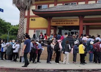 새벽 4시 줄 선 번호표 1번 손혜원 할머니 “생각만 해도 웃음 나와”