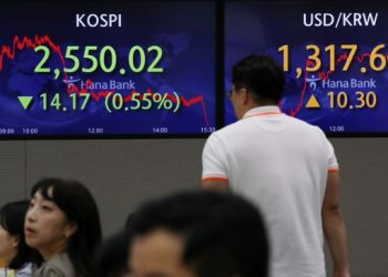 환율 급등…원·달러 1300원대 연말까지 간다