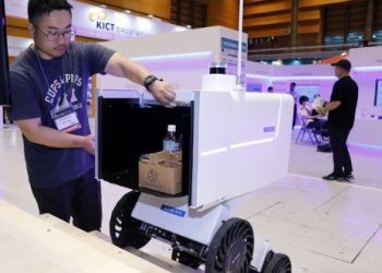 딜리버리 로봇, 보행자 인정…보도 통행 허용