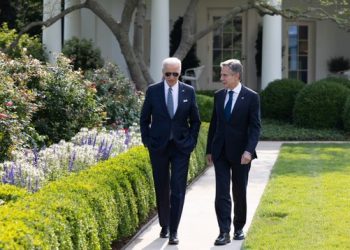 바이든 “시진핑과 몇 달 안에 대화 희망”