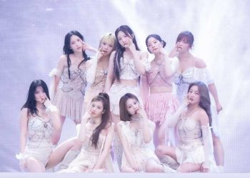 트와이스, 미국서 100만장 판매…”K 걸그룹 최초”