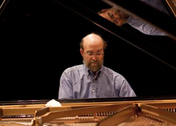 ‘디셈버’ 피아니스트 조지 윈스턴 별세