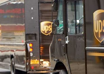 UPS 트럭 이제야 에어컨 설치..그동안은?”