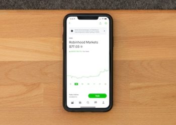 로빈후드, 정규직 7% 해고…”1년만 세번째 감원”