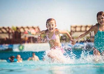 올 여름 첫 폭염.. 어디로 도피할까?