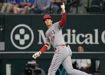 ‘6승 투수’ 오타니, 홈런 랭킹 1위 올랐다