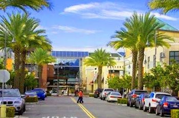 테메큘라 대형 쇼핑몰 소총 든 남성 나타나 ‘기겁’