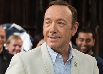 남성 4명 성폭행 혐의 케빈 스페이시 재판 시작