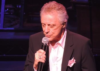 89세 프랭키 밸리 네 번째 결혼, 29세 연하 여성