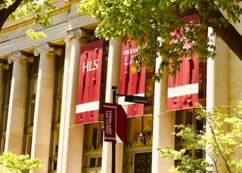 “하버드 ‘동문자녀 입학우대’ 레거시 입학 조사해야”