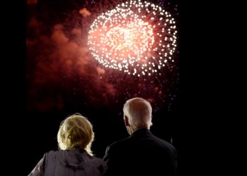 폭우·폭염 속 전국 곳곳  독립기념일 축제..화려한 폭죽 불꽃 놀이(영상)