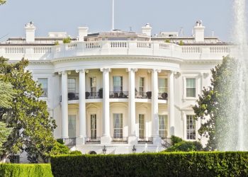 “백악관 발견 코카인 범인 못 찾는다”