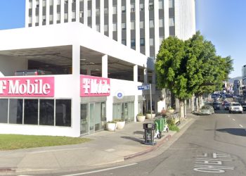 윌셔∙웨스턴 한인타운 T모빌 스토어 4인조 무장강도 습격