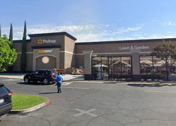 라하브라 월마트서 10대 2명 총 맞아, 1명 사망