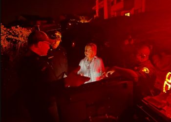 (1보)롤링힐스 에스테이트 산사태, 주택 10여채 위협, 주민들 대피