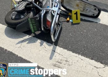 스쿠터 탄 채 거리서 무차별 총격…1명 사망·3명 부상