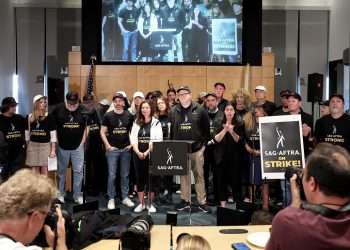 “미국 영화∙드라마 제작 올스톱” 배우조합 전면 파업 돌입..작가∙배우 동시파업 63년만