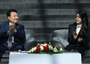 김건희, 리투아니아 현지서 명품 쇼핑 의혹 논란