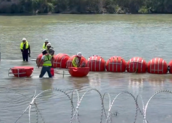 “밀입국자들 강물로 밀어 버리라 명령” 텍사스 군의관 폭로