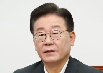 이재명,  “체포안 기명투표하자”…비명 ‘반대파 색출용’ 반발