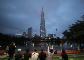 “잠실 롯데타워 100층 폭발물 설치”…대피 소동