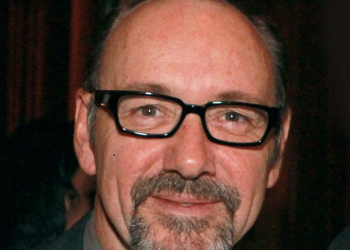 “유주얼 서스펙트” 스페이시 남성 성폭행 재판 무죄판결