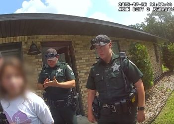 도 넘은 유튜버 소녀, “납치”거짓신고 체포(영상)