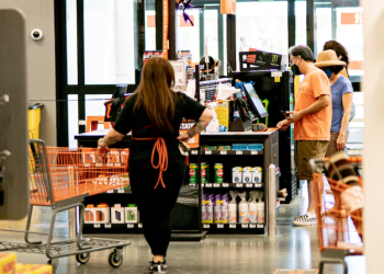 6월 소비지출 규모 0.5%↑…PCE 인플레는 3.0%로 낮아져