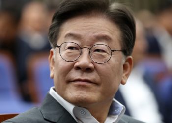 ‘전전긍긍’ 민주 29%, 현정부 출범 후 최저 [갤럽]